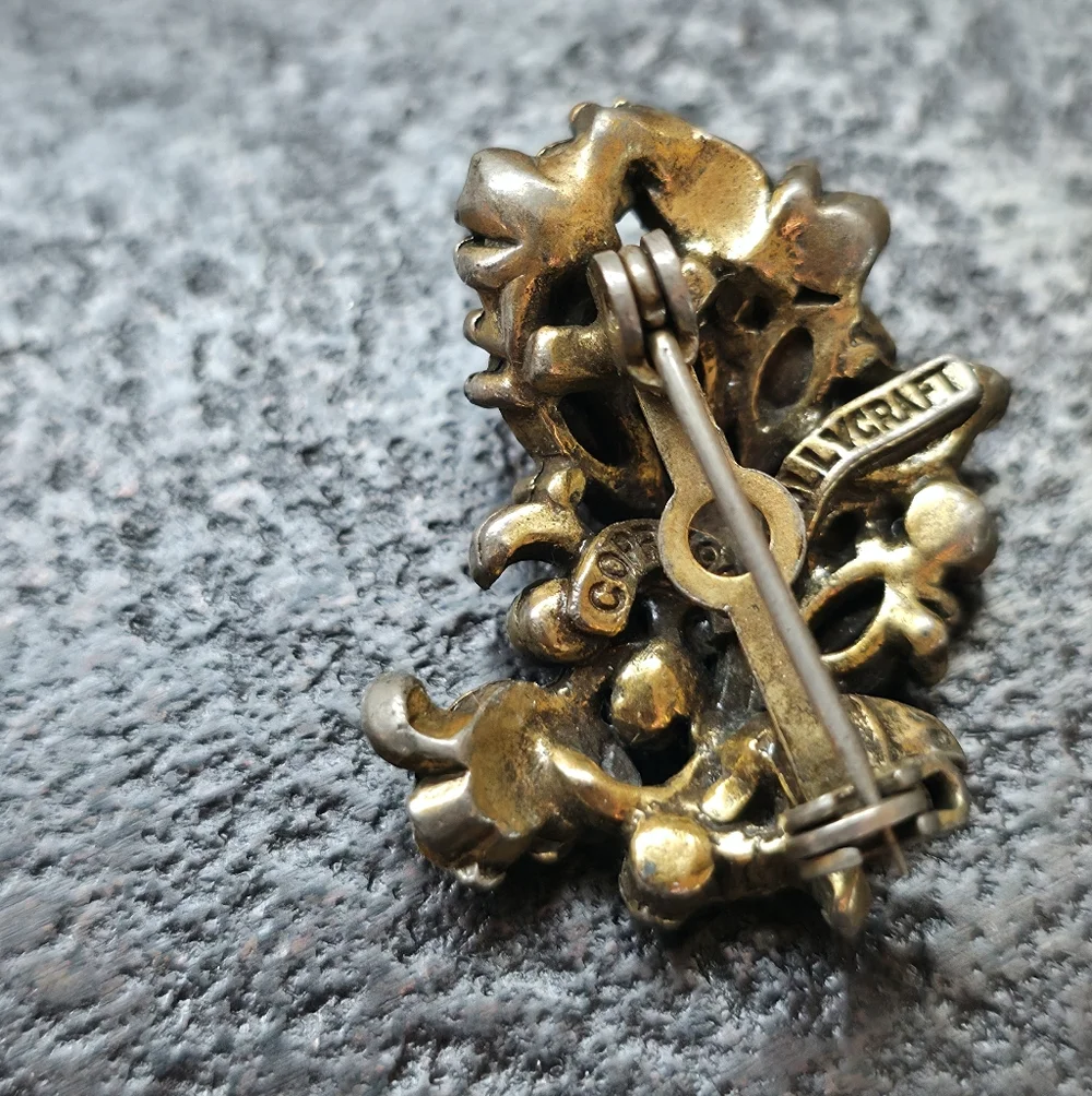 Vintage Hollycraft Rhinestone Floral Brooch – c. 1948–1952